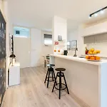 Nora - Modern Cozy With Free Parking And Terrace Apartamento *