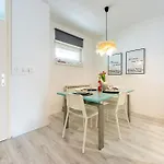 Nora - Modern Cozy With Free Parking And Terrace Apartamento *