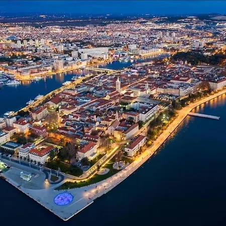 Nora - Modern Cozy With Free Parking And Terrace *