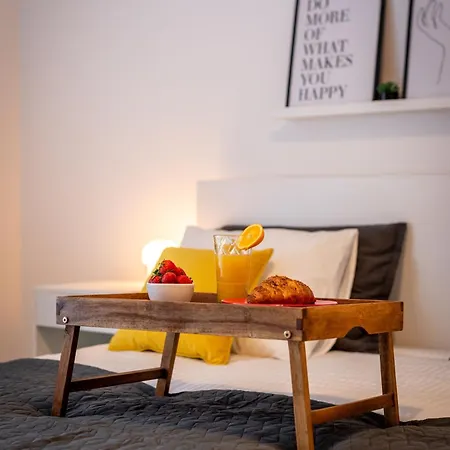 Nora - Modern Cozy With Free Parking And Terrace Апартаменты *