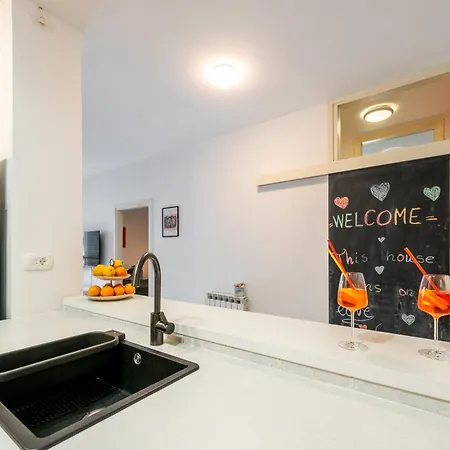 Nora - Modern Cozy With Free Parking And Terrace Задар