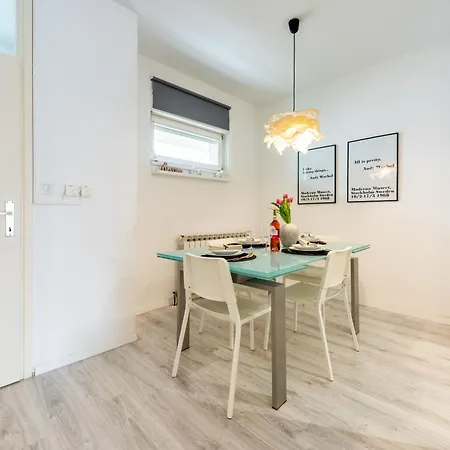 Nora - Modern Cozy With Free Parking And Terrace Апартаменты *