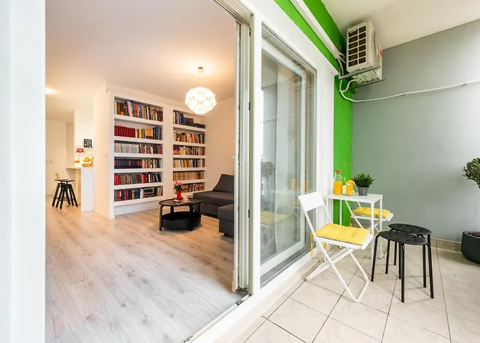 Nora - Modern Cozy With Free Parking And Terrace ザダル