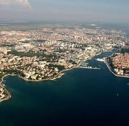 Nora - Modern Cozy With Free Parking And Terrace * 자다르