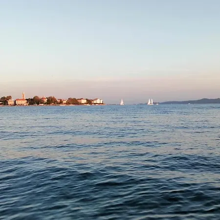 Nora - Modern Cozy With Free Parking And Terrace 아파트 자다르