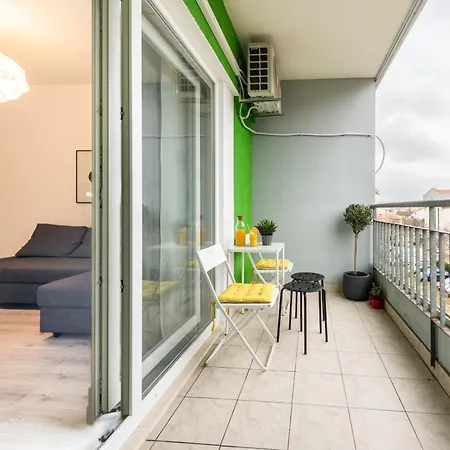 Nora - Modern Cozy With Free Parking And Terrace 아파트