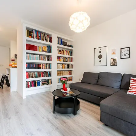 Nora - Modern Cozy With Free Parking And Terrace 아파트 자다르