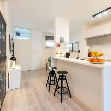 Nora - Modern Cozy With Free Parking And Terrace Apartment *
