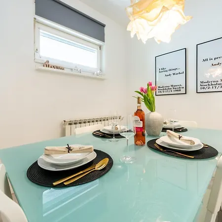 Nora - Modern Cozy With Free Parking And Terrace * 자다르