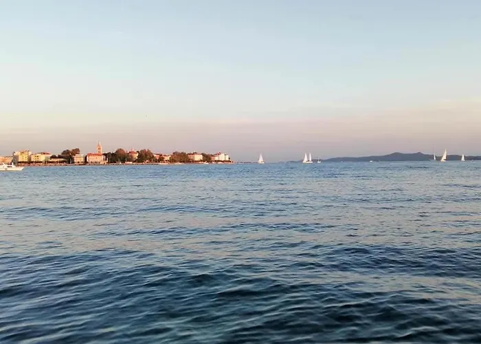 Nora - Modern Cozy With Free Parking And Terrace דירה